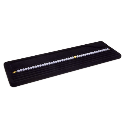 Presentation trays for pearl necklaces