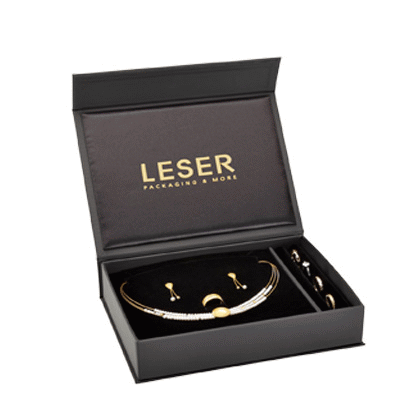 Small, high-quality gift box for storing jewellery